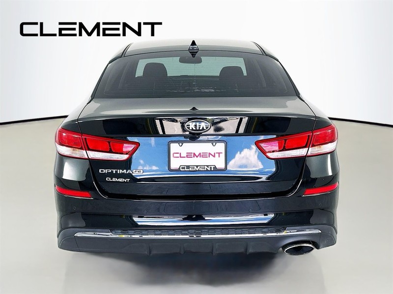 Kia Optima Vehicle Image 08