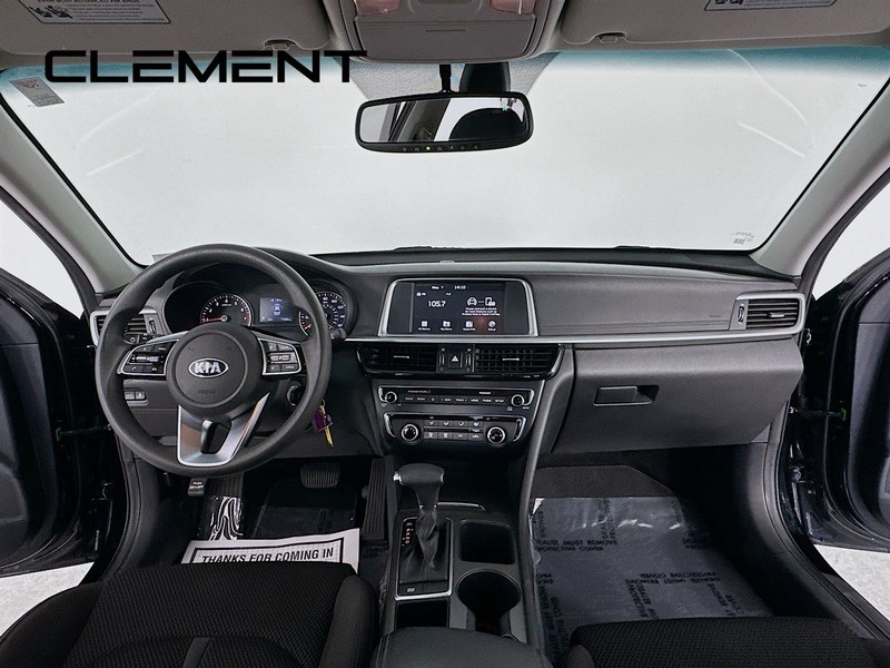 Kia Optima Vehicle Image 12