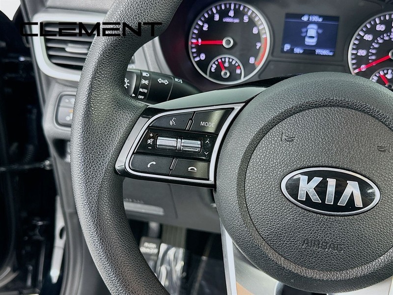 Kia Optima Vehicle Image 16
