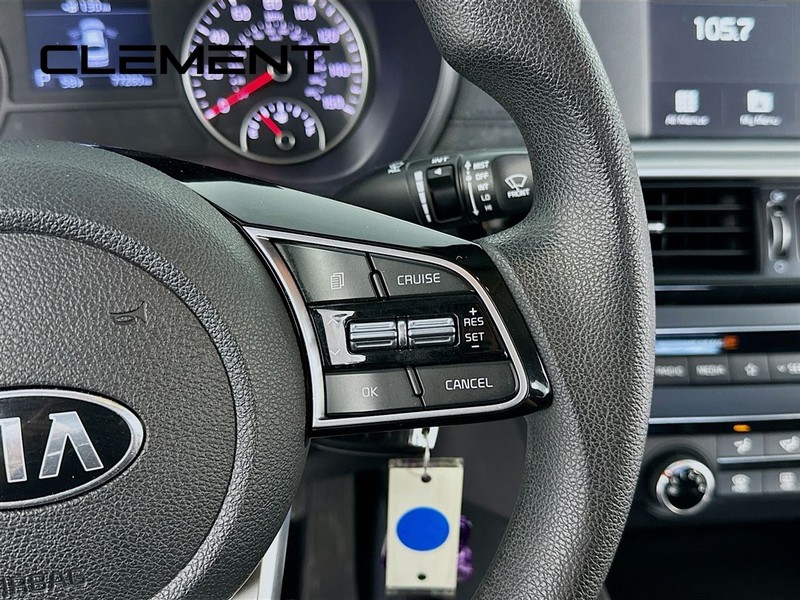 Kia Optima Vehicle Image 17