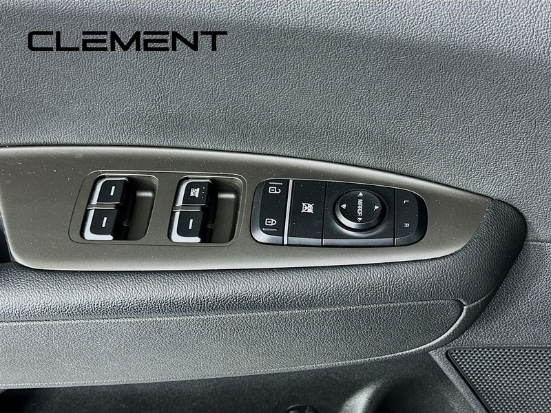 Kia Optima Vehicle Image 24