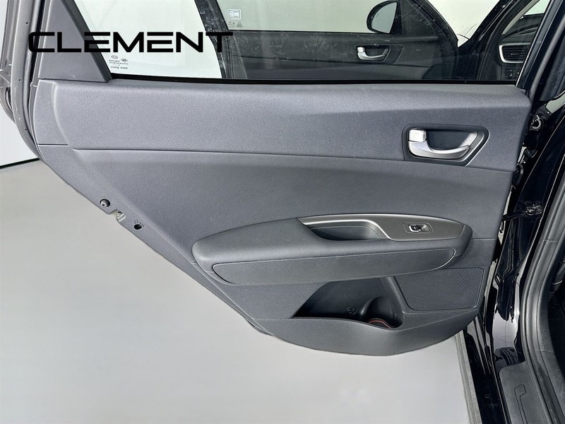 Kia Optima Vehicle Image 29