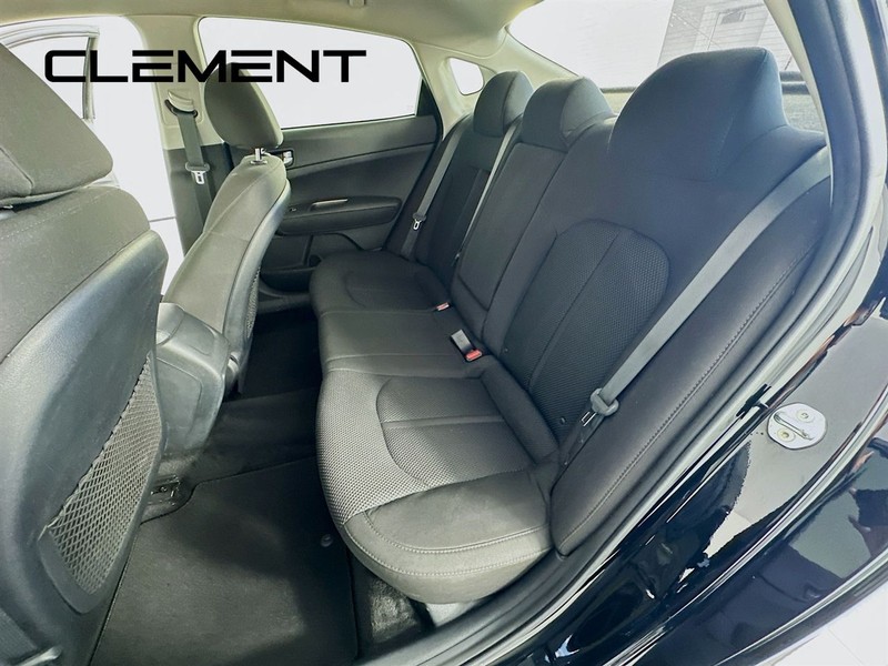 Kia Optima Vehicle Image 30