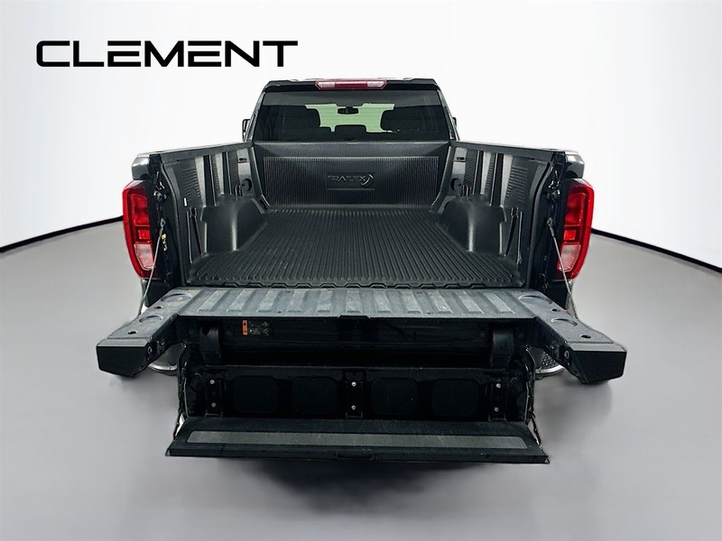 GMC Sierra 1500 Vehicle Full-screen Gallery Image 11
