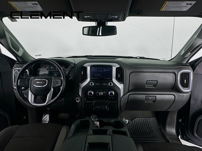 GMC Sierra 1500 Vehicle Full-screen Gallery Image 12