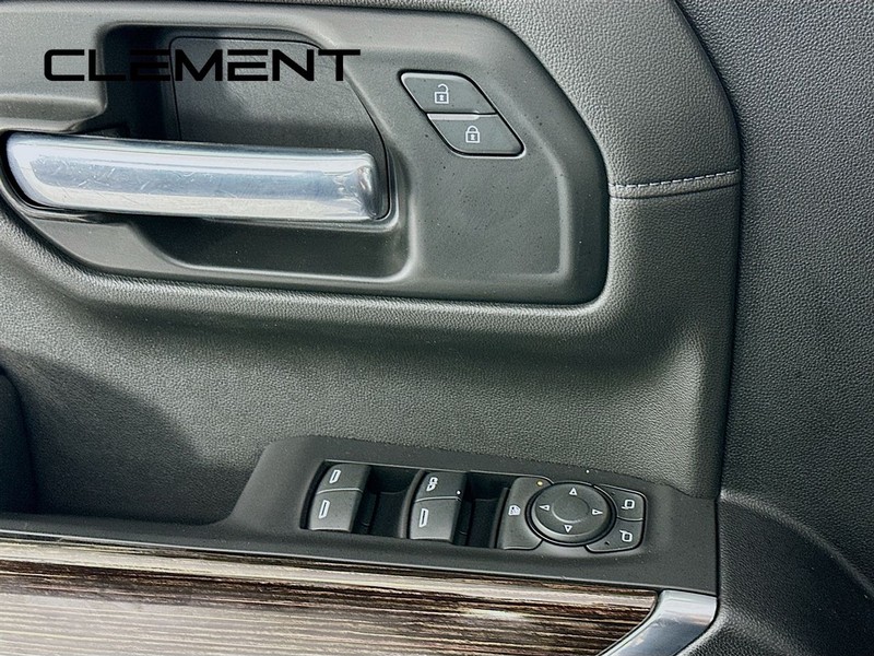 GMC Sierra 1500 Vehicle Full-screen Gallery Image 24