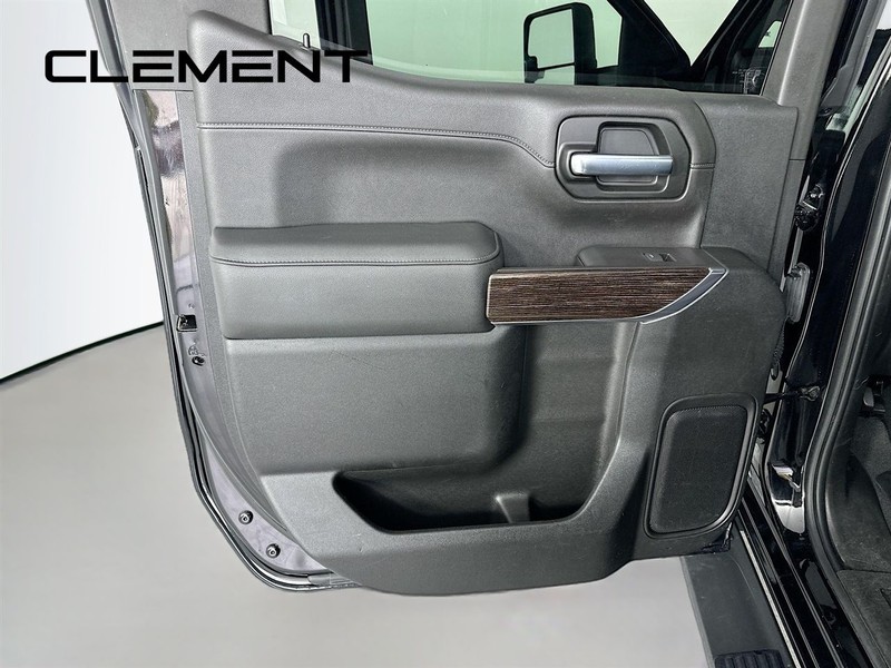 GMC Sierra 1500 Vehicle Full-screen Gallery Image 29