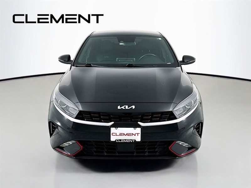 Kia Forte Vehicle Full-screen Gallery Image 3