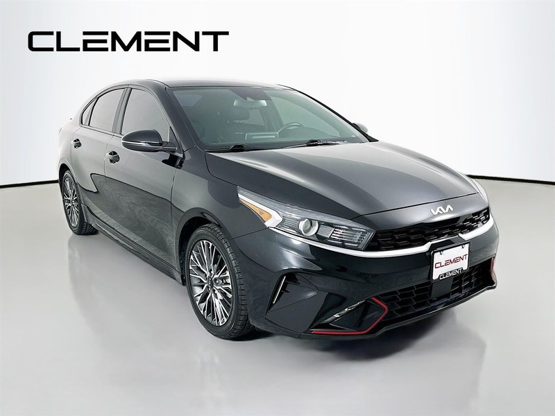 Kia Forte Vehicle Full-screen Gallery Image 5