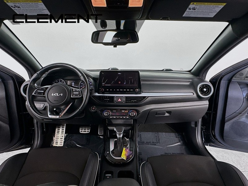 Kia Forte Vehicle Full-screen Gallery Image 12
