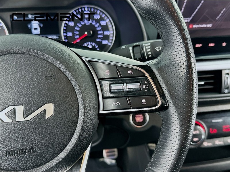 Kia Forte Vehicle Full-screen Gallery Image 17