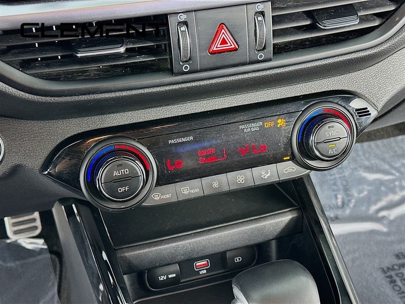 Kia Forte Vehicle Full-screen Gallery Image 22