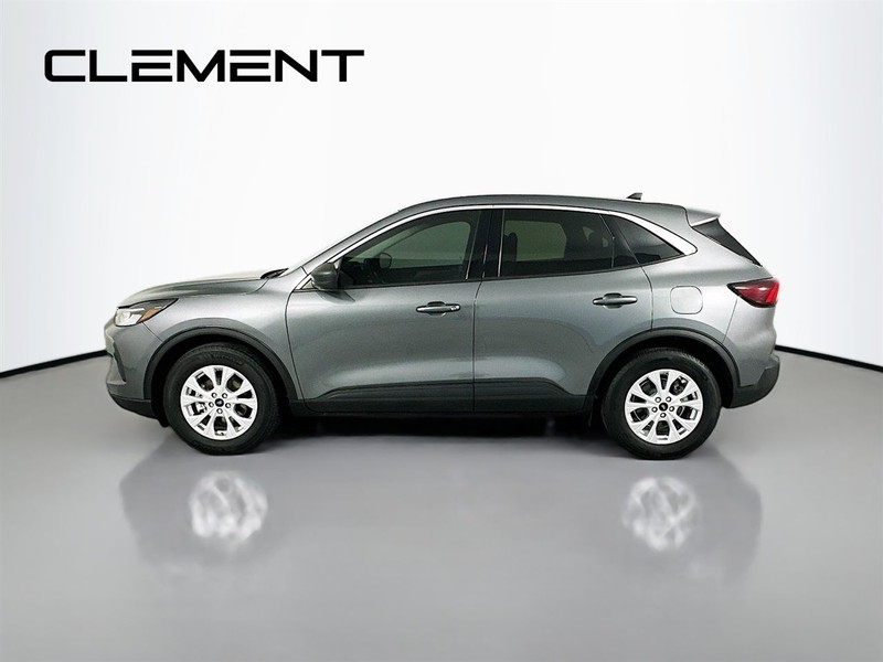 Ford Escape Vehicle Full-screen Gallery Image 6