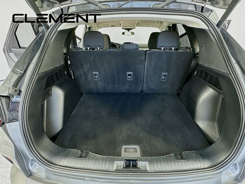 Ford Escape Vehicle Full-screen Gallery Image 11