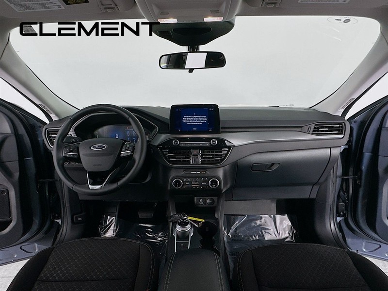 Ford Escape Vehicle Full-screen Gallery Image 12