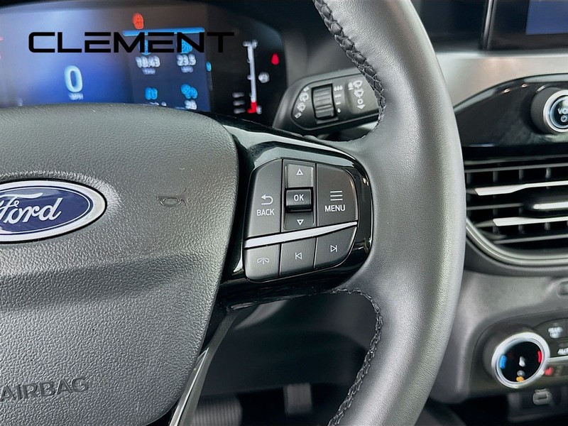 Ford Escape Vehicle Full-screen Gallery Image 17