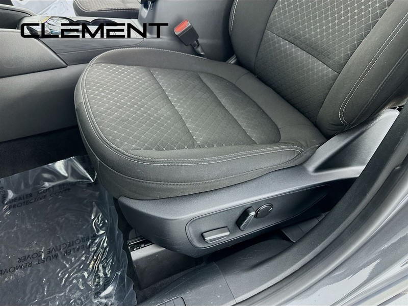 Ford Escape Vehicle Full-screen Gallery Image 28