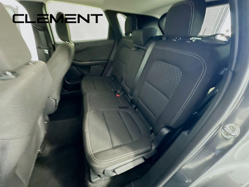 Ford Escape Vehicle Full-screen Gallery Image 31