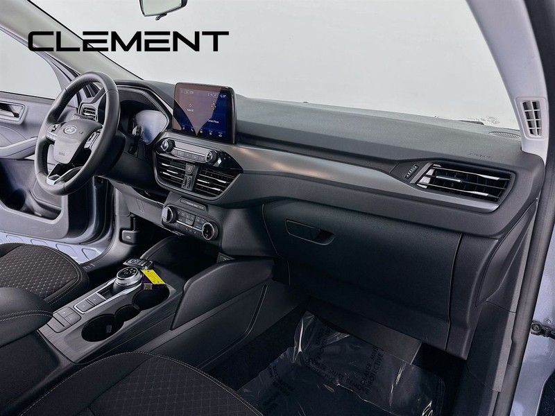 Ford Escape Vehicle Full-screen Gallery Image 33