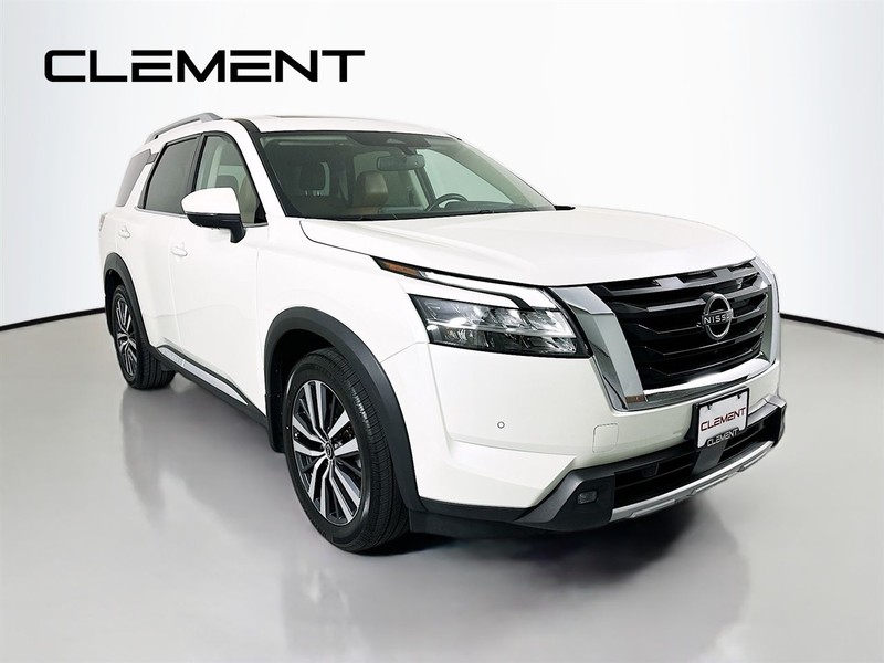 Nissan Pathfinder Vehicle Full-screen Gallery Image 5