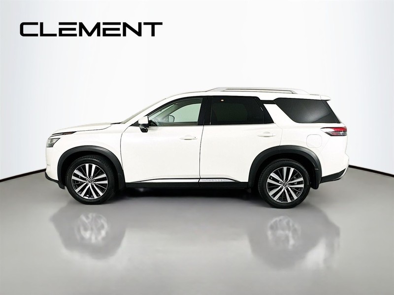 Nissan Pathfinder Vehicle Full-screen Gallery Image 6