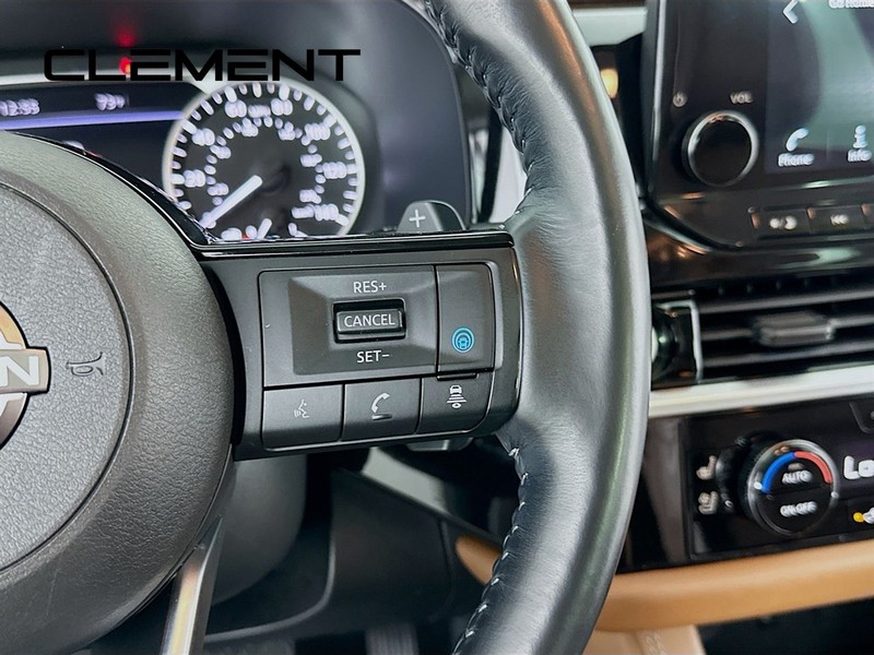 Nissan Pathfinder Vehicle Full-screen Gallery Image 17