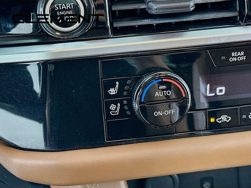 Nissan Pathfinder Vehicle Full-screen Gallery Image 23