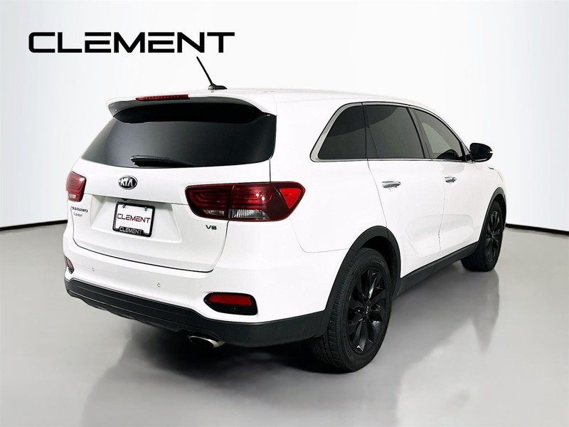 Kia Sorento Vehicle Full-screen Gallery Image 7