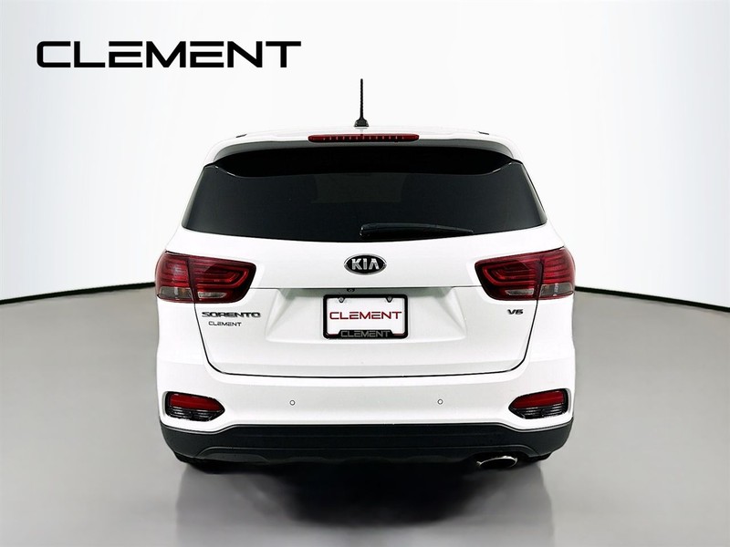 Kia Sorento Vehicle Full-screen Gallery Image 8