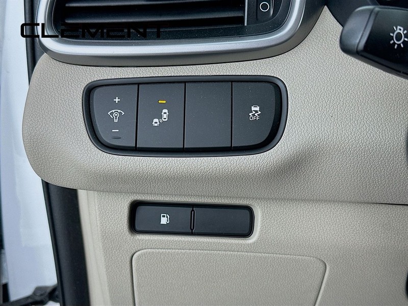 Kia Sorento Vehicle Full-screen Gallery Image 14