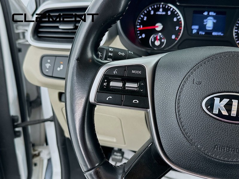Kia Sorento Vehicle Full-screen Gallery Image 16