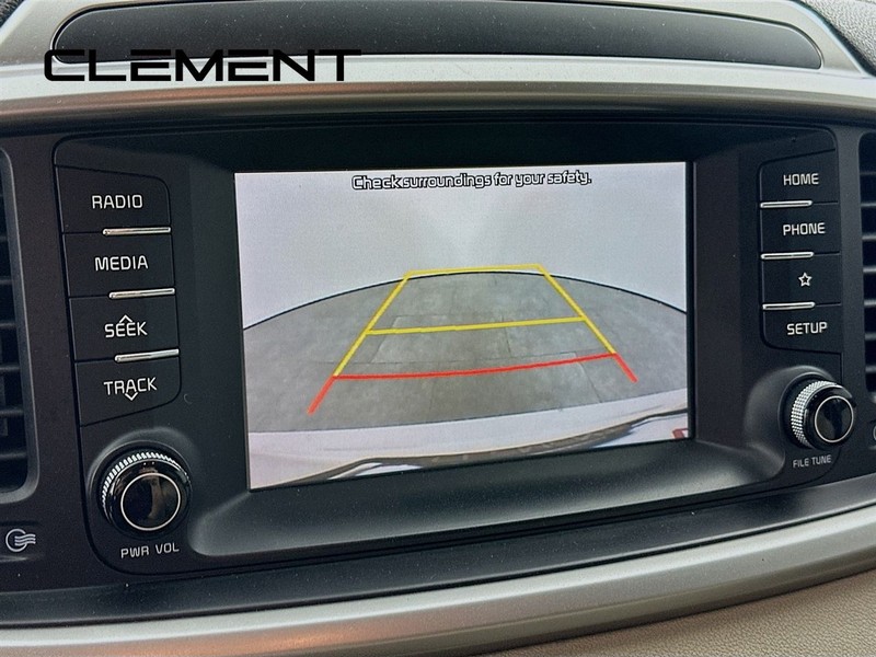 Kia Sorento Vehicle Full-screen Gallery Image 20