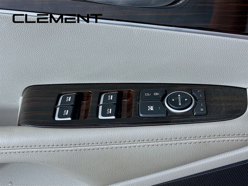 Kia Sorento Vehicle Full-screen Gallery Image 26