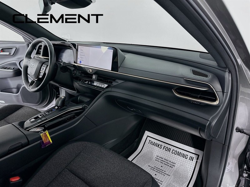 Toyota Crown Vehicle Image 33