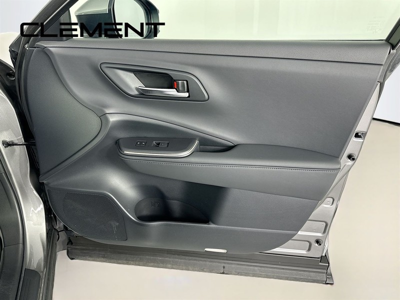 Toyota Crown Vehicle Image 34