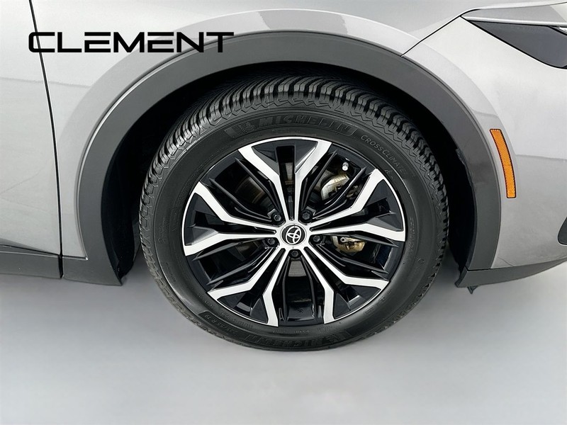 Toyota Crown Vehicle Image 35