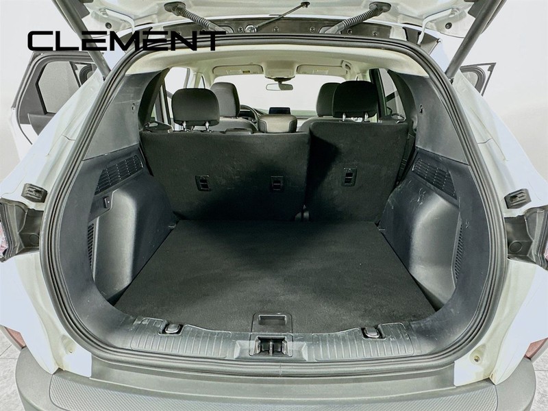 Ford Escape Vehicle Full-screen Gallery Image 11