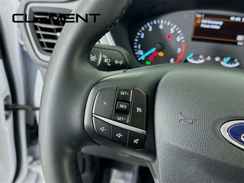 Ford Escape Vehicle Full-screen Gallery Image 16