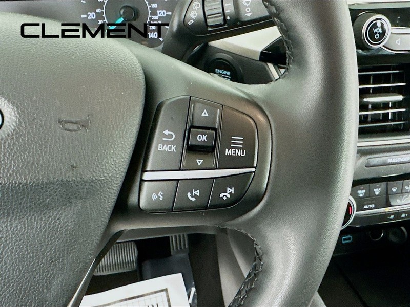 Ford Escape Vehicle Full-screen Gallery Image 17