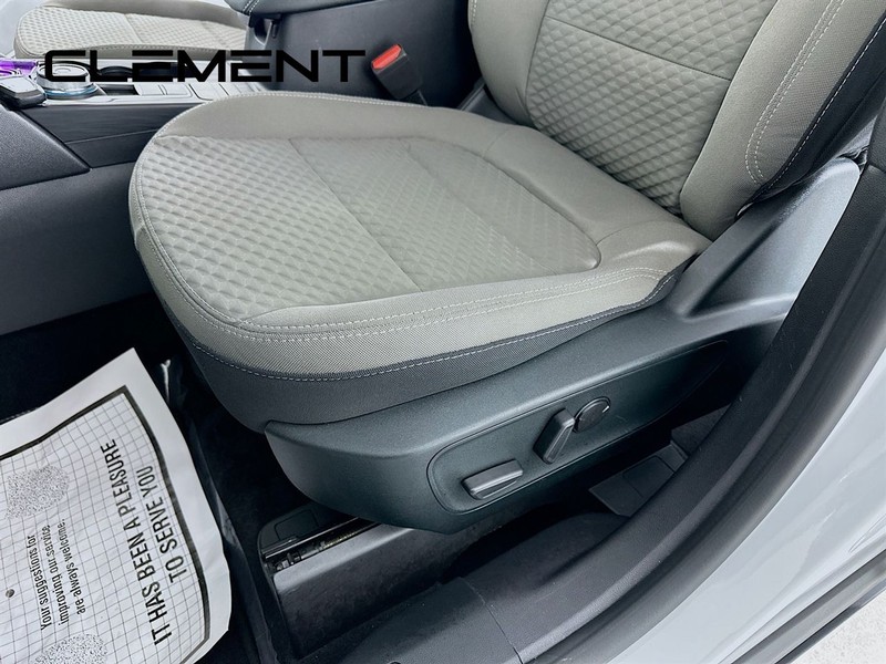 Ford Escape Vehicle Full-screen Gallery Image 27