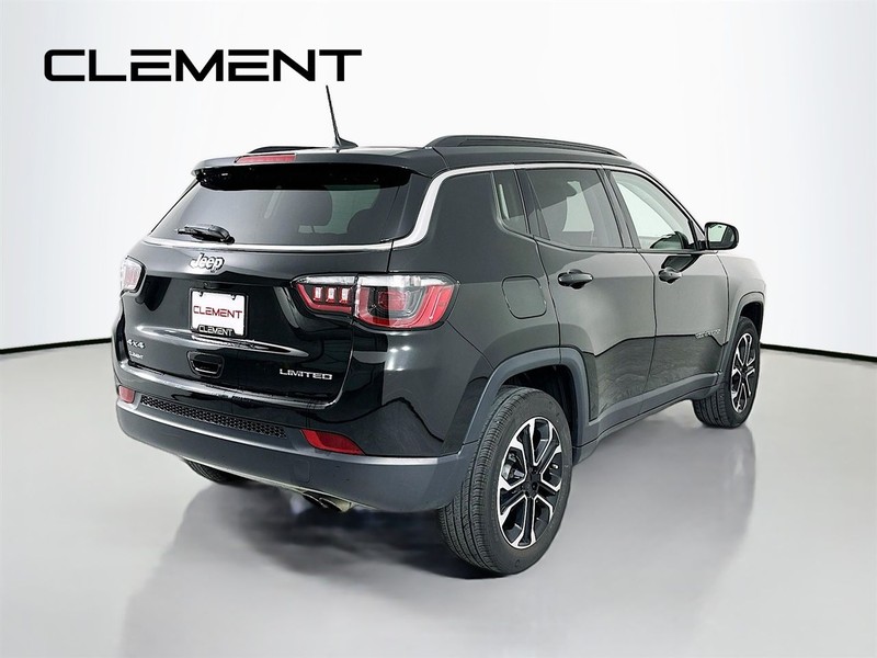 Jeep Compass Vehicle Full-screen Gallery Image 7