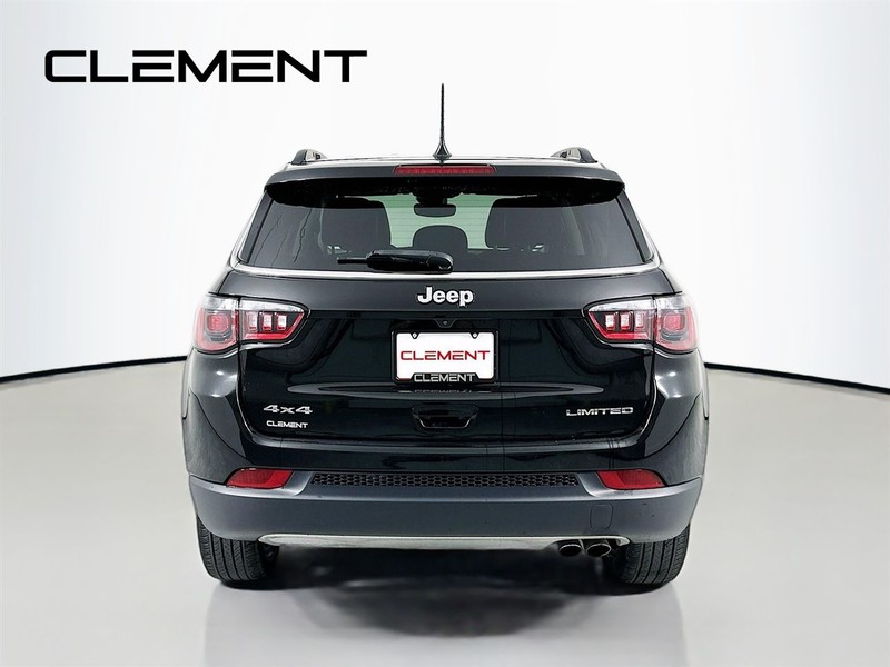 Jeep Compass Vehicle Full-screen Gallery Image 8