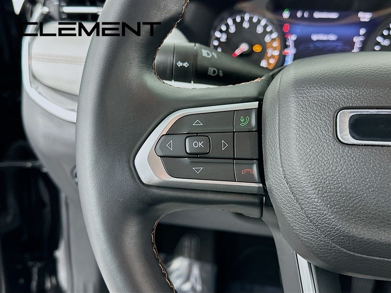Jeep Compass Vehicle Full-screen Gallery Image 16