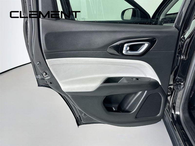Jeep Compass Vehicle Full-screen Gallery Image 29