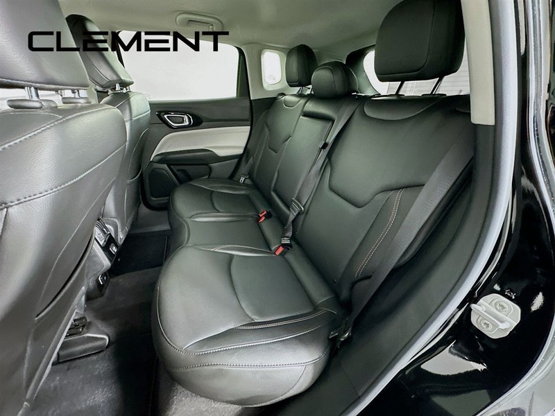 Jeep Compass Vehicle Full-screen Gallery Image 30
