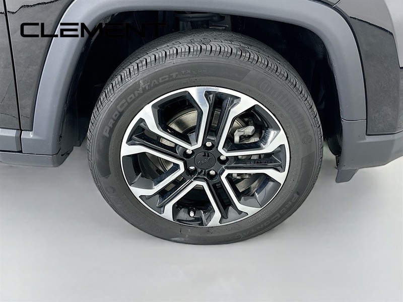 Jeep Compass Vehicle Full-screen Gallery Image 34