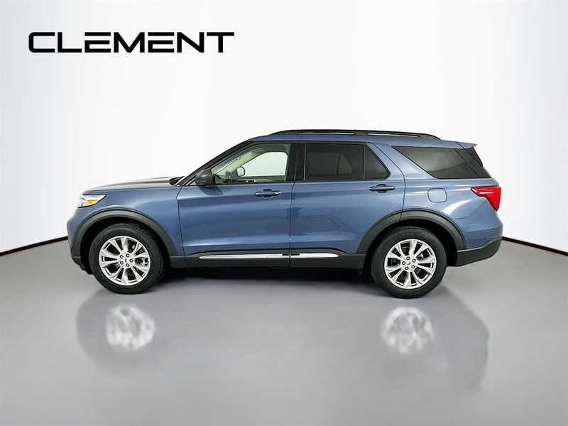 Ford Explorer Vehicle Full-screen Gallery Image 6