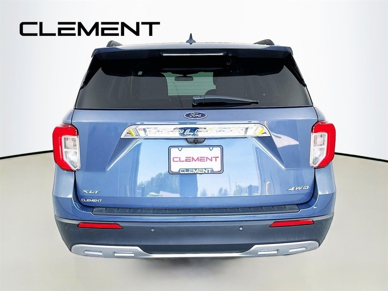 Ford Explorer Vehicle Full-screen Gallery Image 8
