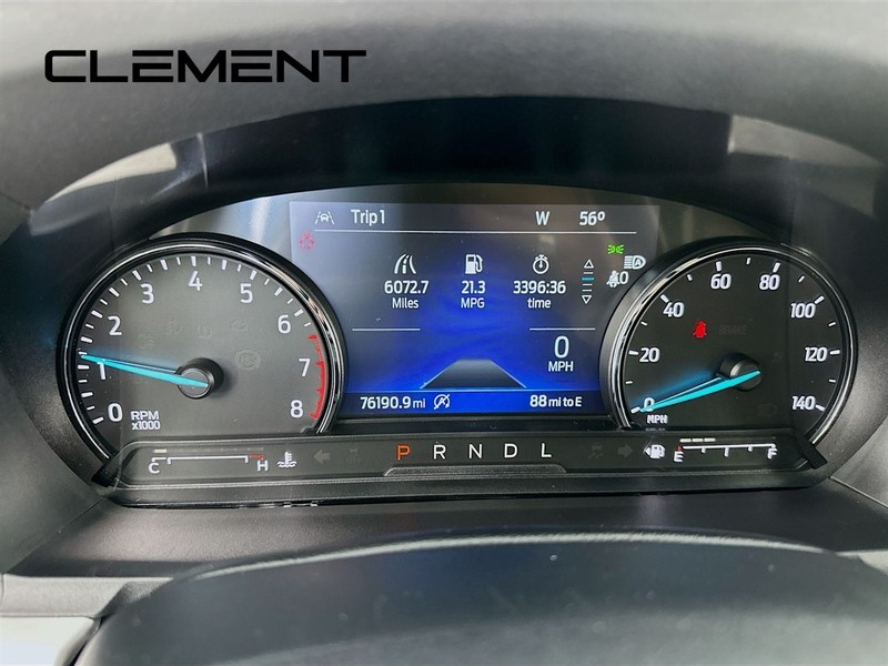 Ford Explorer Vehicle Full-screen Gallery Image 18