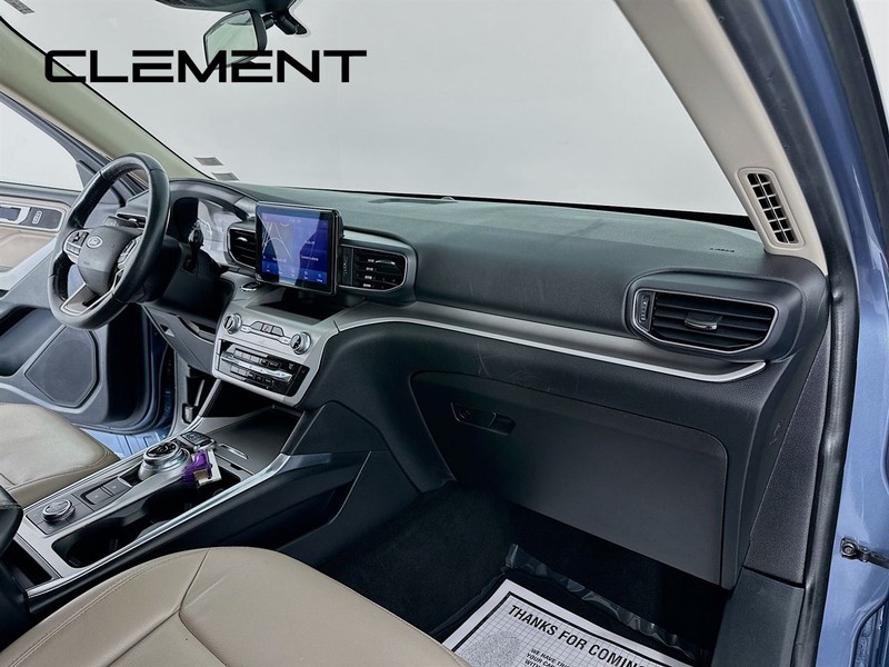 Ford Explorer Vehicle Full-screen Gallery Image 35
